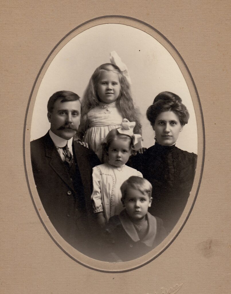 1908 ish Olof Skanse family